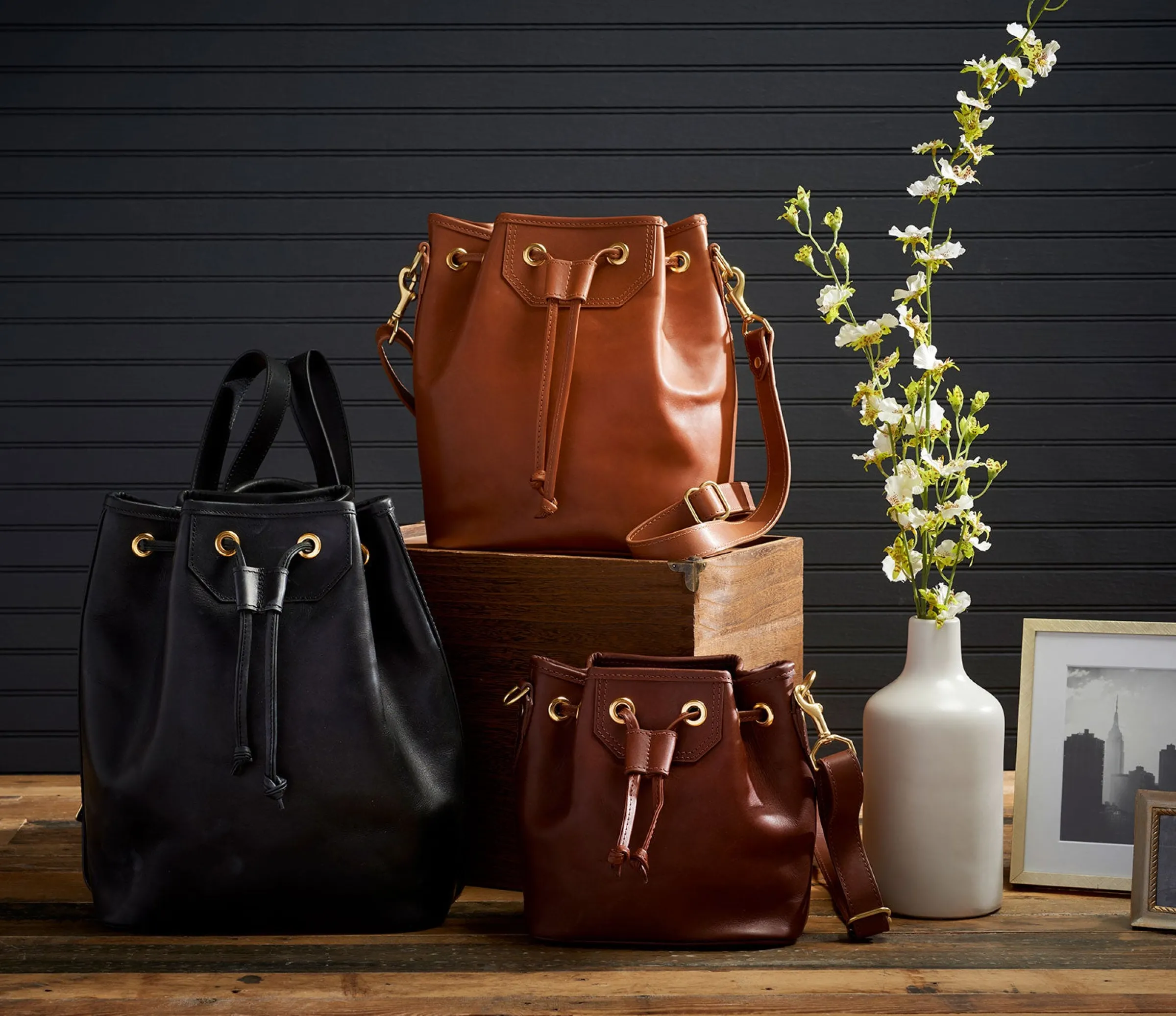 J. W. Hulme Co Lyndale Avenue Bucket Bag-Regular> Crossbody