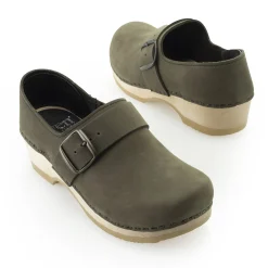J. W. Hulme Co Sven Clogs Closed Back Large Buckle Women's>Women Accessories