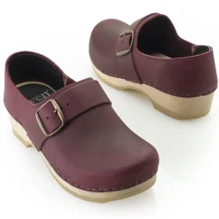 J. W. Hulme Co Sven Clogs Closed Back Large Buckle Women's>Women Footwear